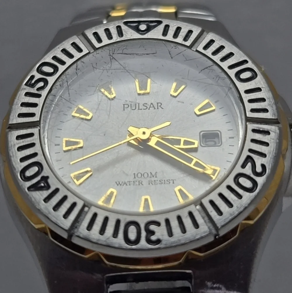 Womens Pulsar VX82-X310 Diver Style Date Watch Gold Silver Two Toned New Battery